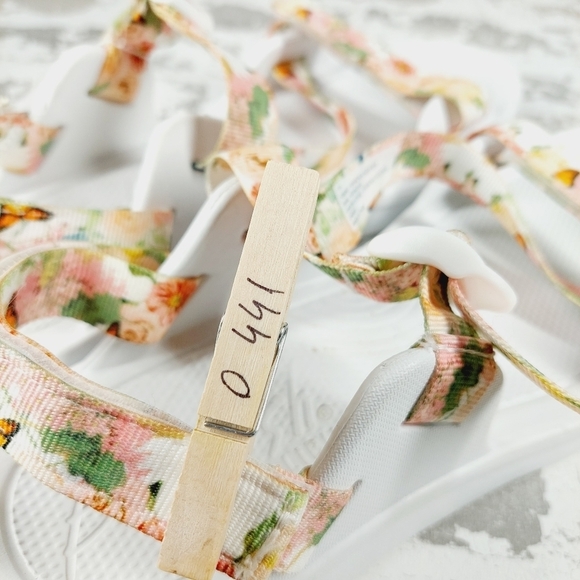 Blowfish Ruble White Pixie Garden Adjustable Comfort Strap Sandals O441 - Picture 8 of 8